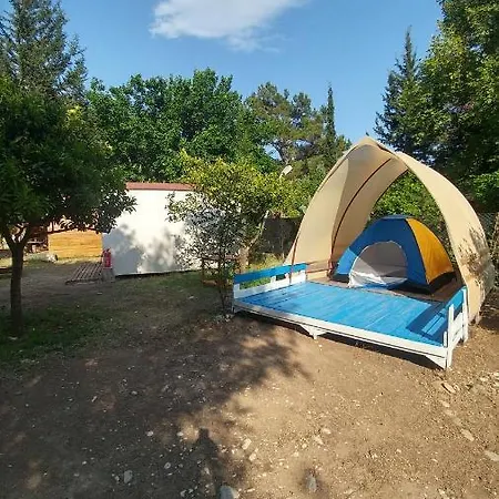 Kalinka Bungalow Camping Bed & Breakfast